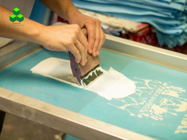 Công nghệ in ấn thùng carton sử dụng kỹ thuật in lụa